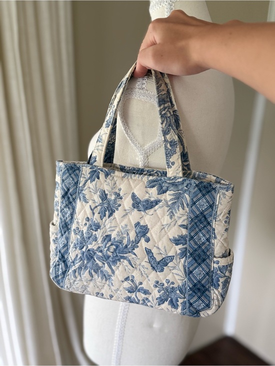 Vera Bradley Handbags - Rare Vintage Vera Bradley Tote Bag Blue Toile Pattern Quilted Cotton White